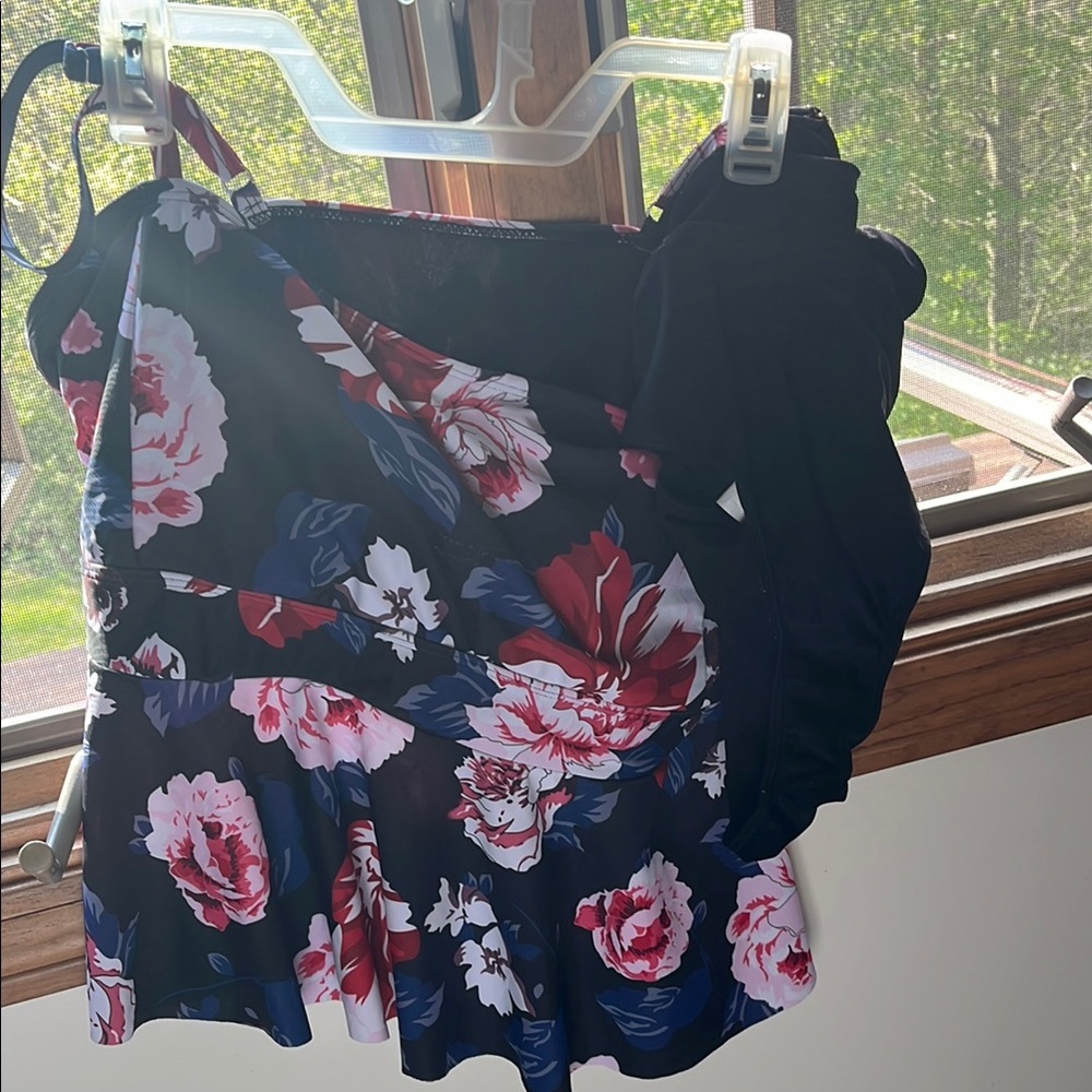 Floral Black and Pink Women's Top